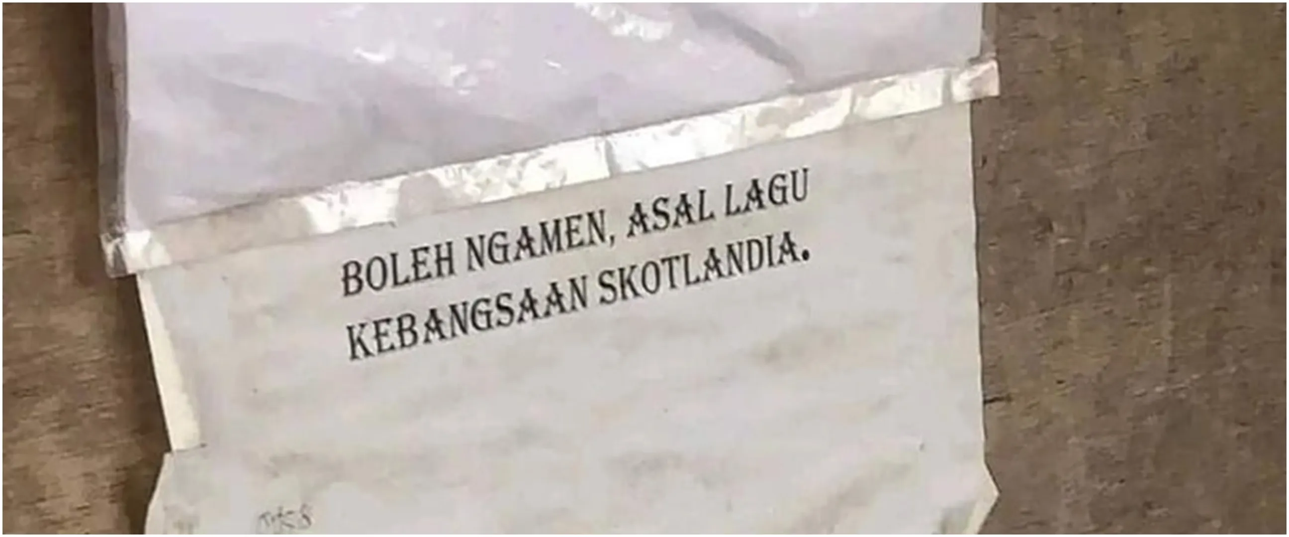 11 Tulisan kocak 'dilarang ngamen asal...' ini bikin pengamen auto menciut