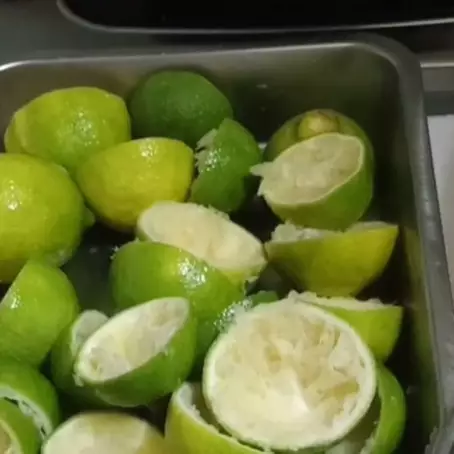 Trik menyimpan air jeruk nipis, awet dan tetap segar berbulan-bulan