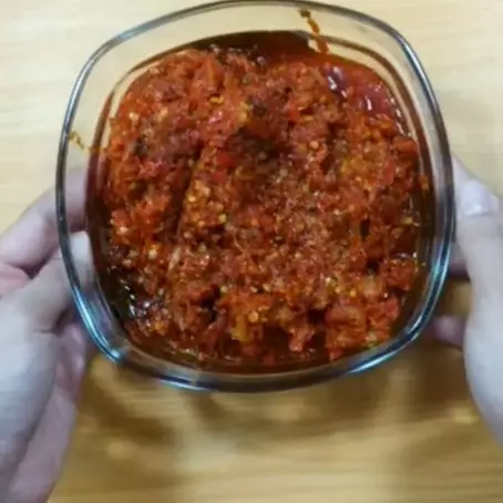 Cara jitu bikin sambal merah serbaguna ala rumah makan padang agar tak pahit dan awet hingga 1 minggu