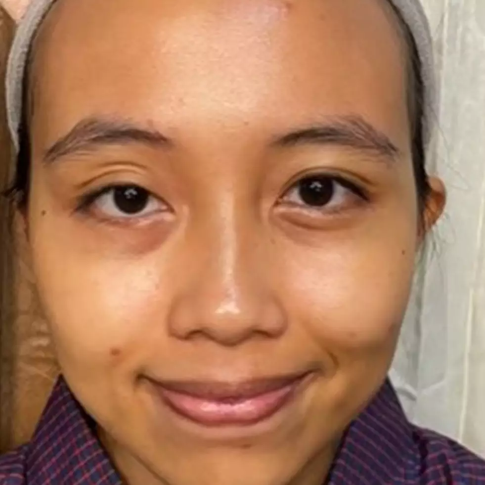 Wanita kulit langsat dimakeup MUA jadi pengantin Sunda, hasilnya manglingi banget