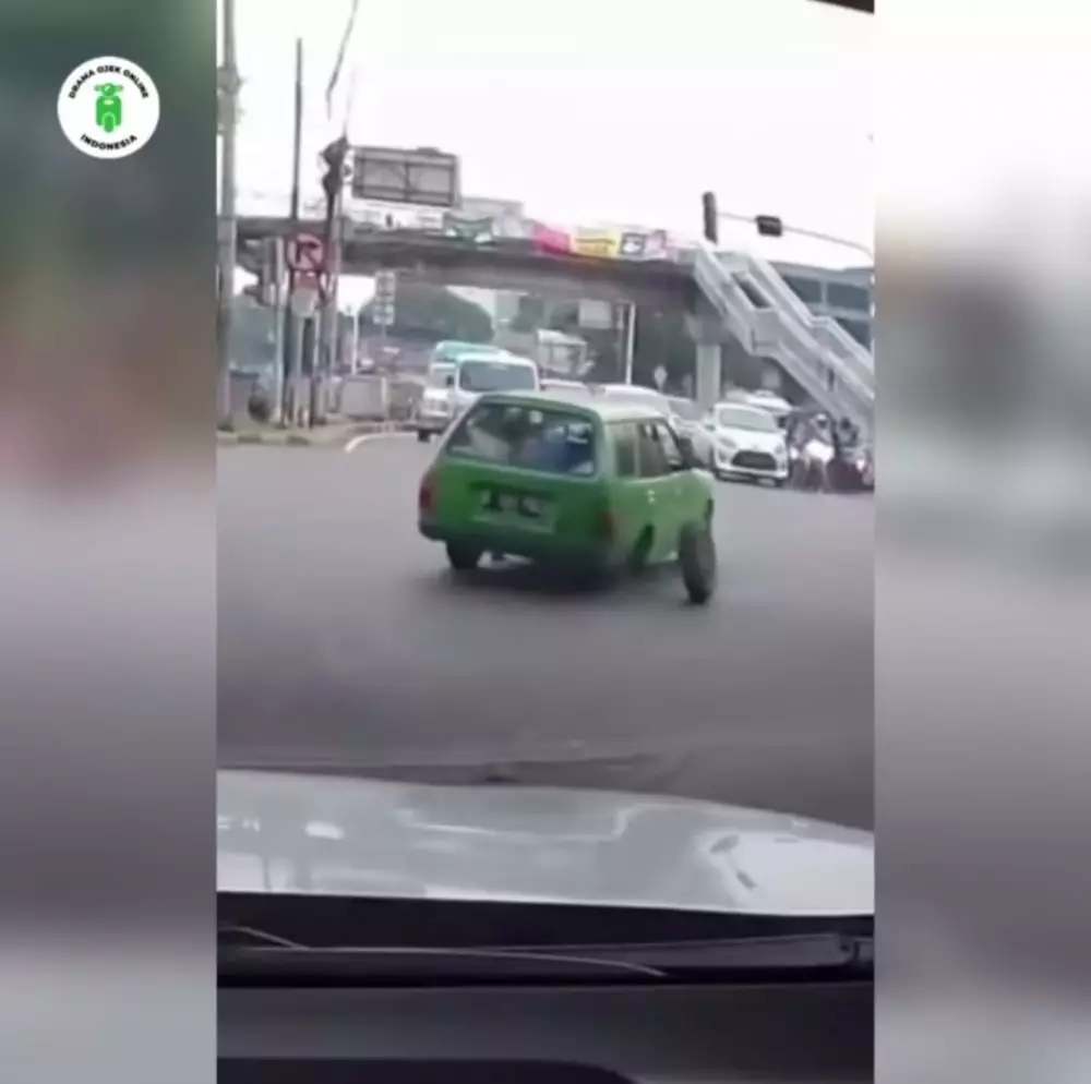 momen lucu orang lagi sial ini bikin pengen ketawa tapi kasihan © berbagai sumber