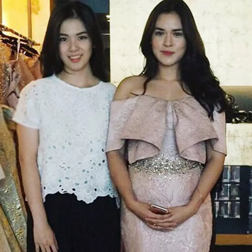 Bikin takjub, sebelum terkenal 11 seleb ini sempat foto bareng artis Tanah Air