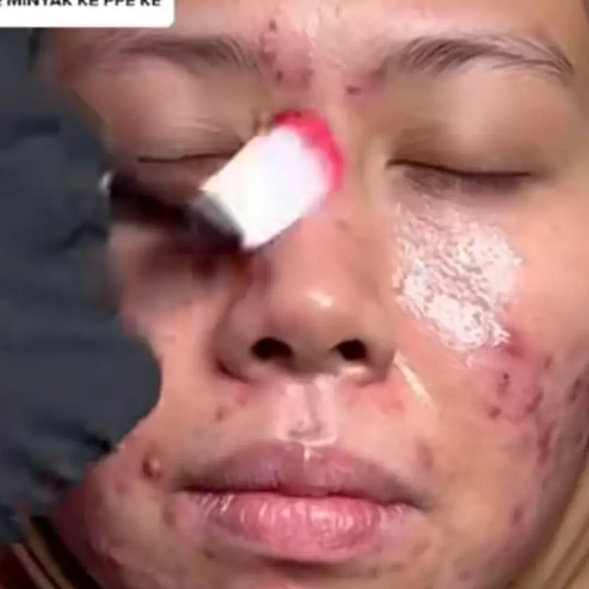 Wanita berwajah gradakan ini dirias MUA jadi pengantin modern, hasilnya bikin pangling