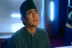 Ustaz Addin di Lorong Waktu ini gayanya masih bak ABG di usia 53 tahun, intip 11 potret kesehariannya