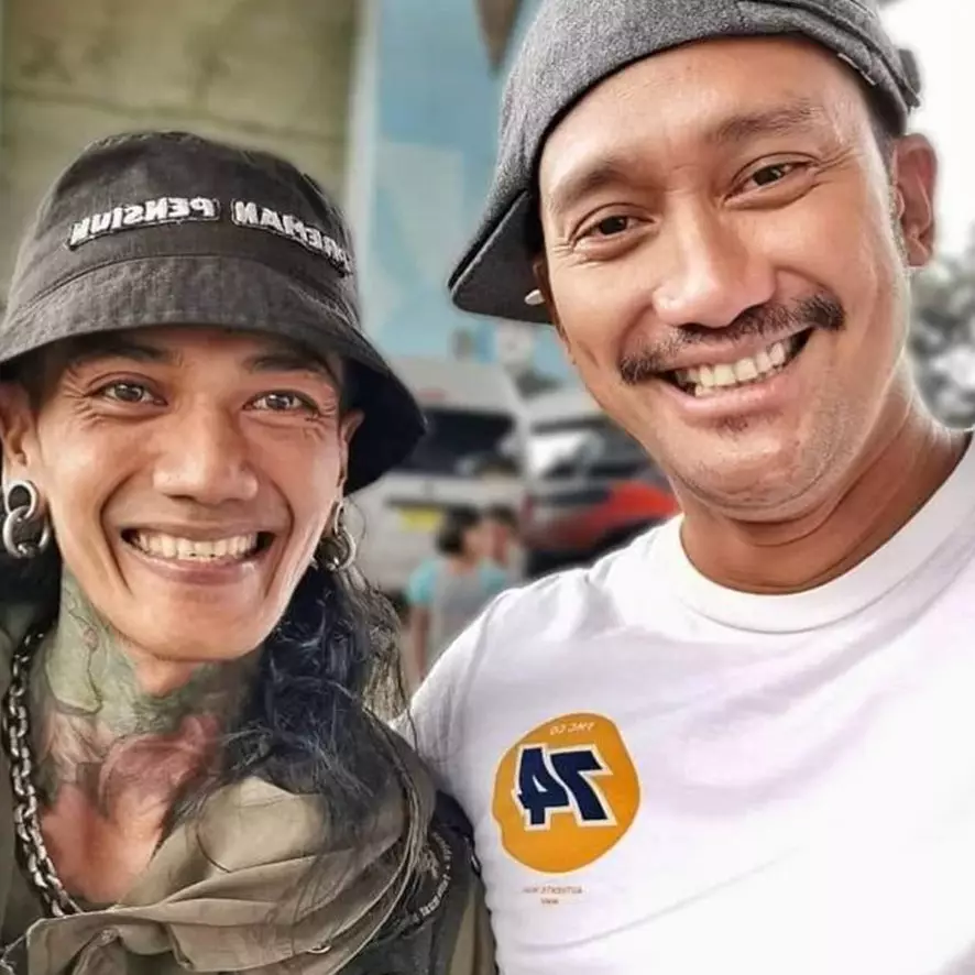 Opik di Preman Pensiun awali karier dari cover boy, intip 11 potretnya nampang di majalah