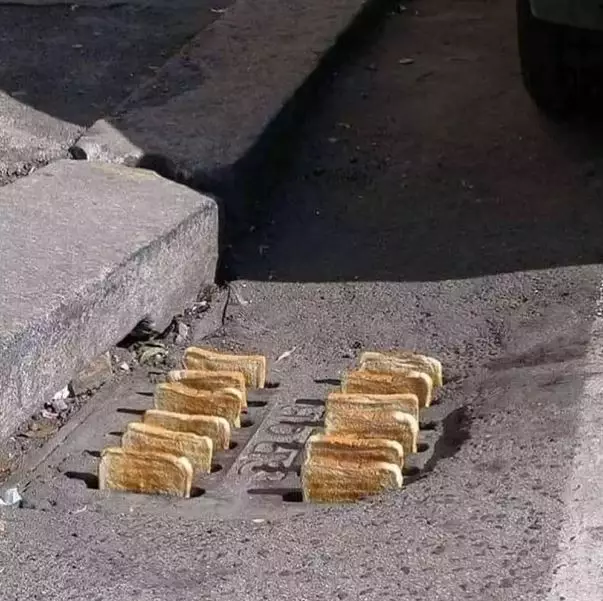 penampakan benda nggak sesuai tempatnya Berbagai sumber