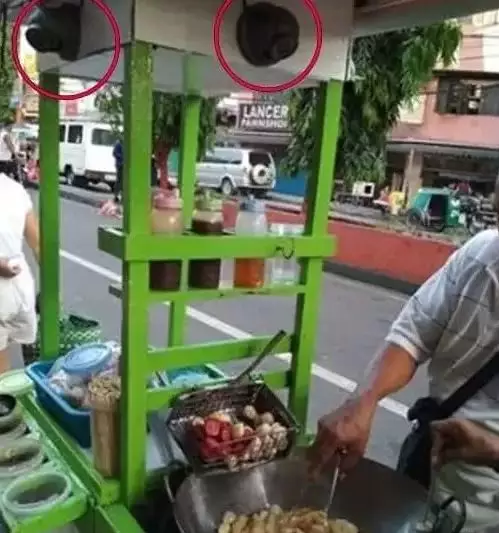 Penampakan isi gerobak pedagang kaki lima Berbagai sumber