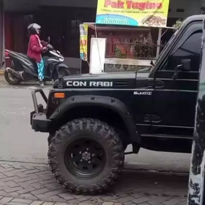 tulisan nyeleneh di mobil ngakak © berbagai sumber