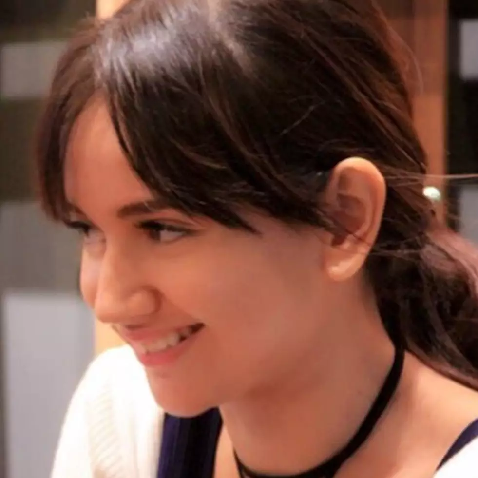 Silvia tukang kredit nyebelin di Preman Pensiun aslinya penuh kehangatan, ini 11 momennya momong anak