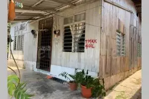 Rumah kayu tampak sederhana ini menipu mata, intip 7 potret interiornya bak hunian mahal bikin takjub