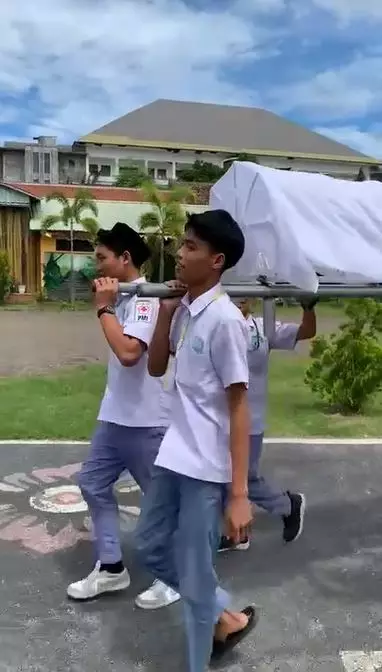 Ujian praktek agama jenazah ngevlog TikTok Ujian praktek agama jenazah ngevlog TikTok
