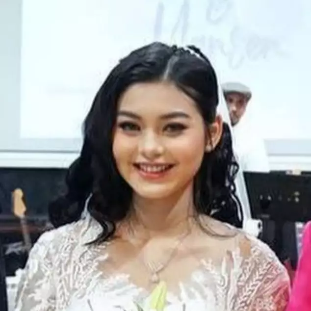 Diam diam menikah, intip 7 potret mesra Marshel Widianto dan Cesen eks JKT48 saat pacaran