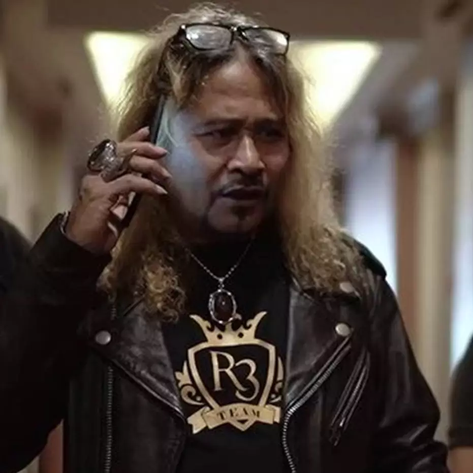 Komar Preman Pensiun ternyata pernah jadi figuran di Ronaldowati, intip 10 potret kocaknya saat akting