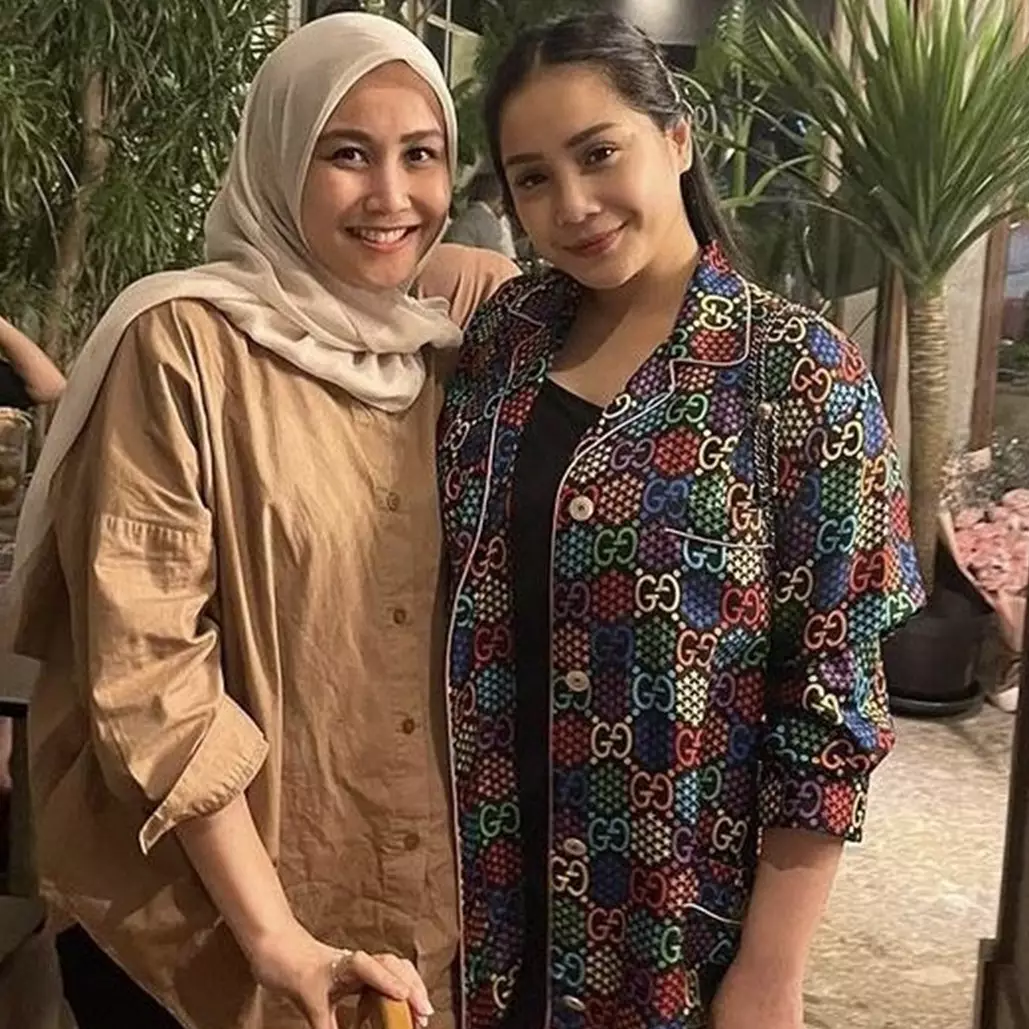 9 Potret kebersamaan Nagita Slavina dan Mimi Bayuh, patahkan isu perselingkuhan Raffi Ahmad