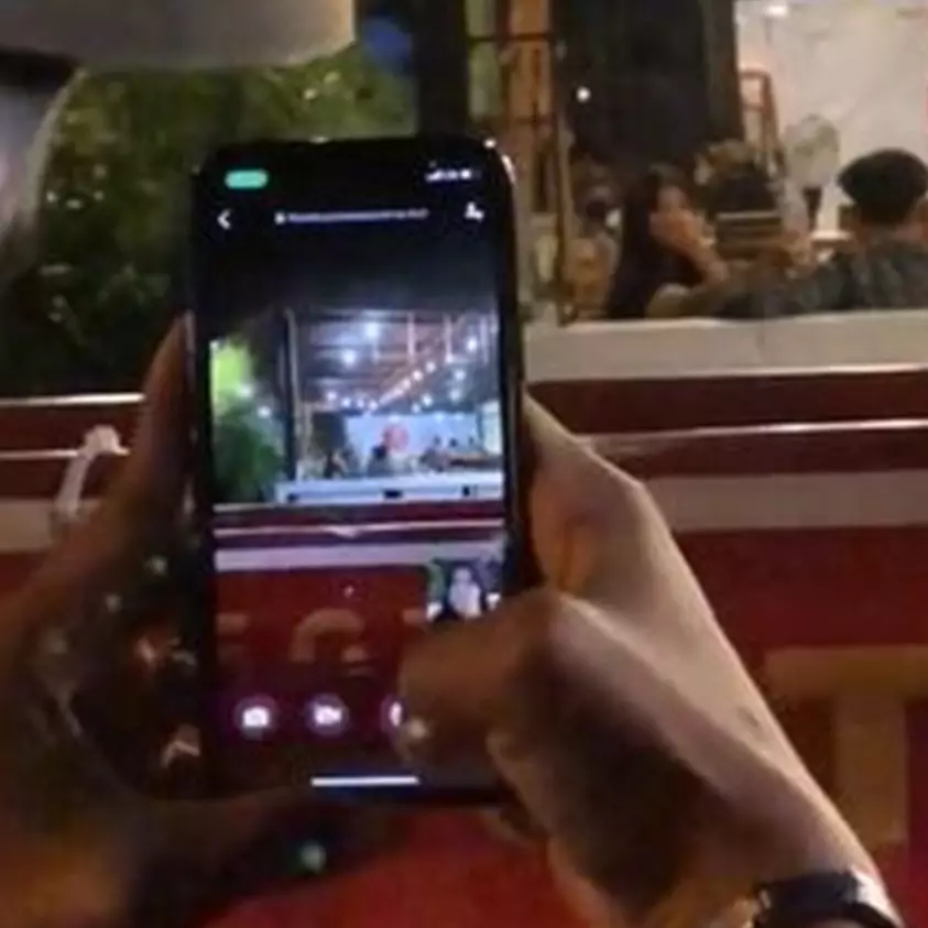 Viral momen nyesek pria pergoki pacarnya selingkuh, padahal 2 bulan lagi akan menikah