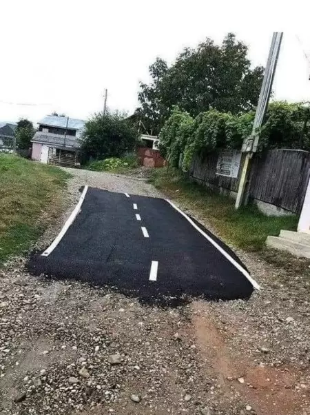 orang bikin jalan ada aja kesalahan © berbagai sumber