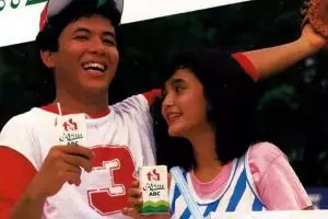 Model wanita di iklan minuman ini ibu dari Nakula Sadewa, intip 11 potret terbarunya yang kian menawan