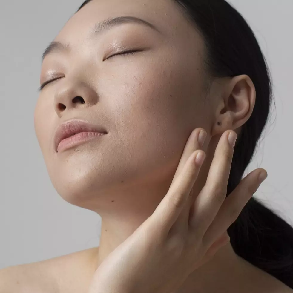 9 Rekomendasi essence toner harga mulai Rp 30 ribu, bikin kulit kenyal dan glowing