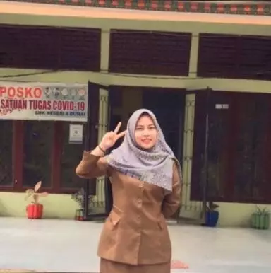 Kisah viral murid menikahi gurunya sendiri TikTok