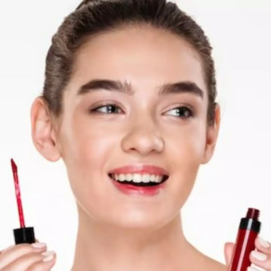 Cuma pakai 3 bahan alami, begini cara membuat moisturizing lip tint untuk cerahkan dan lembapkan bibir