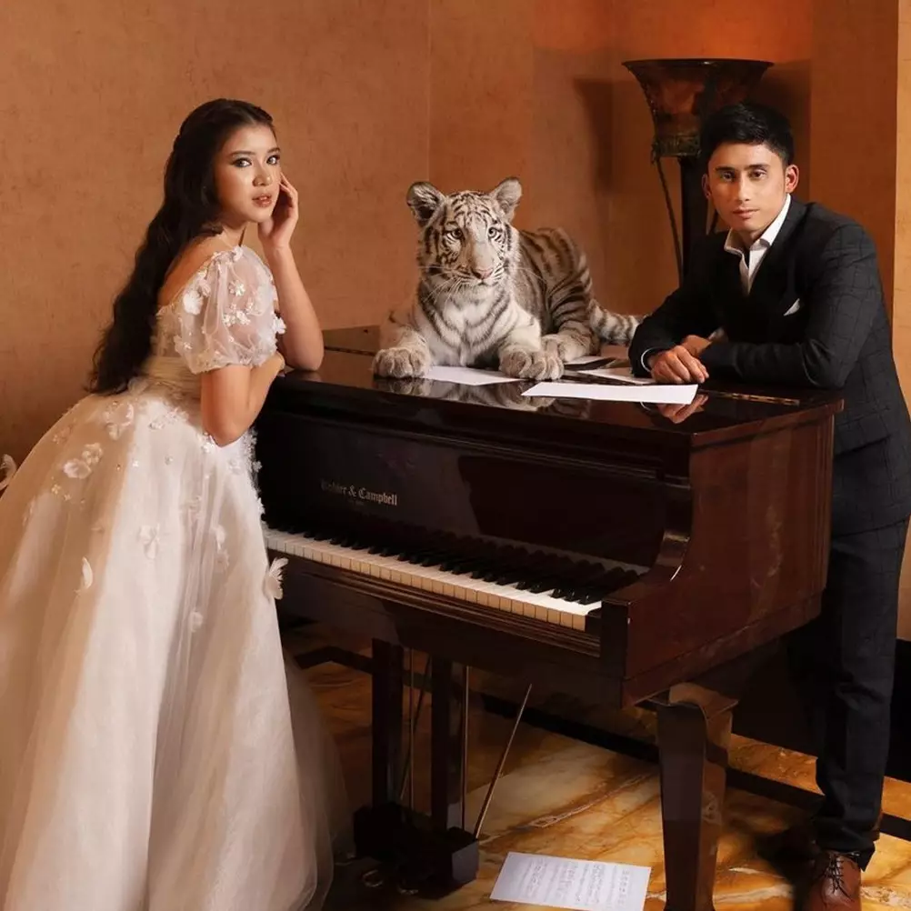 Sama-sama sedang dikaitkan dengan Alshad Ahmad, intip 10 beda gaya Tiara Andini dan Nissa Asyifa