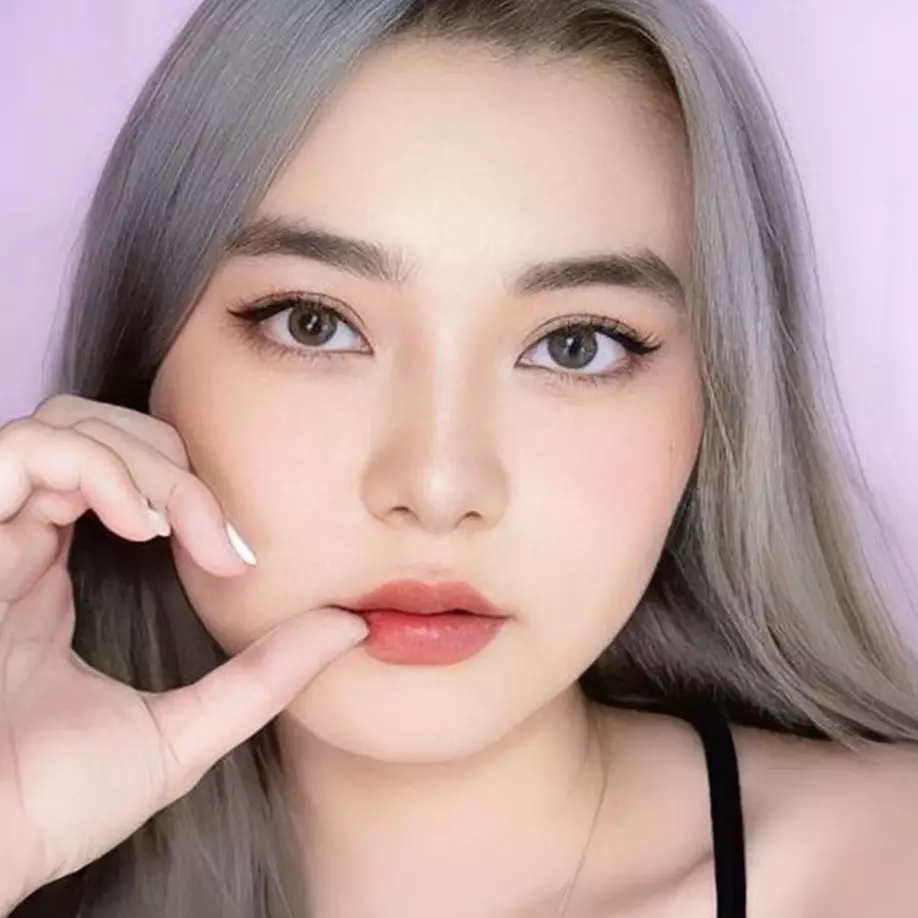 Unggah foto usai melahirkan, paras natural Cesen eks JKT48 istri Marshel Widianto ini tuai pujian