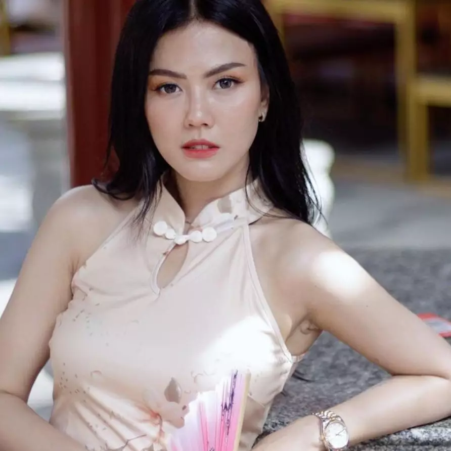 Tampil jadi model video klip, 7 momen mesra Nita Gunawan dan Bams eks 'Samsons' ini didoakan berjodoh