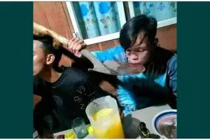 11 Potret lucu alat makan nggak biasa ini bikin geleng kepala, ngasal abis