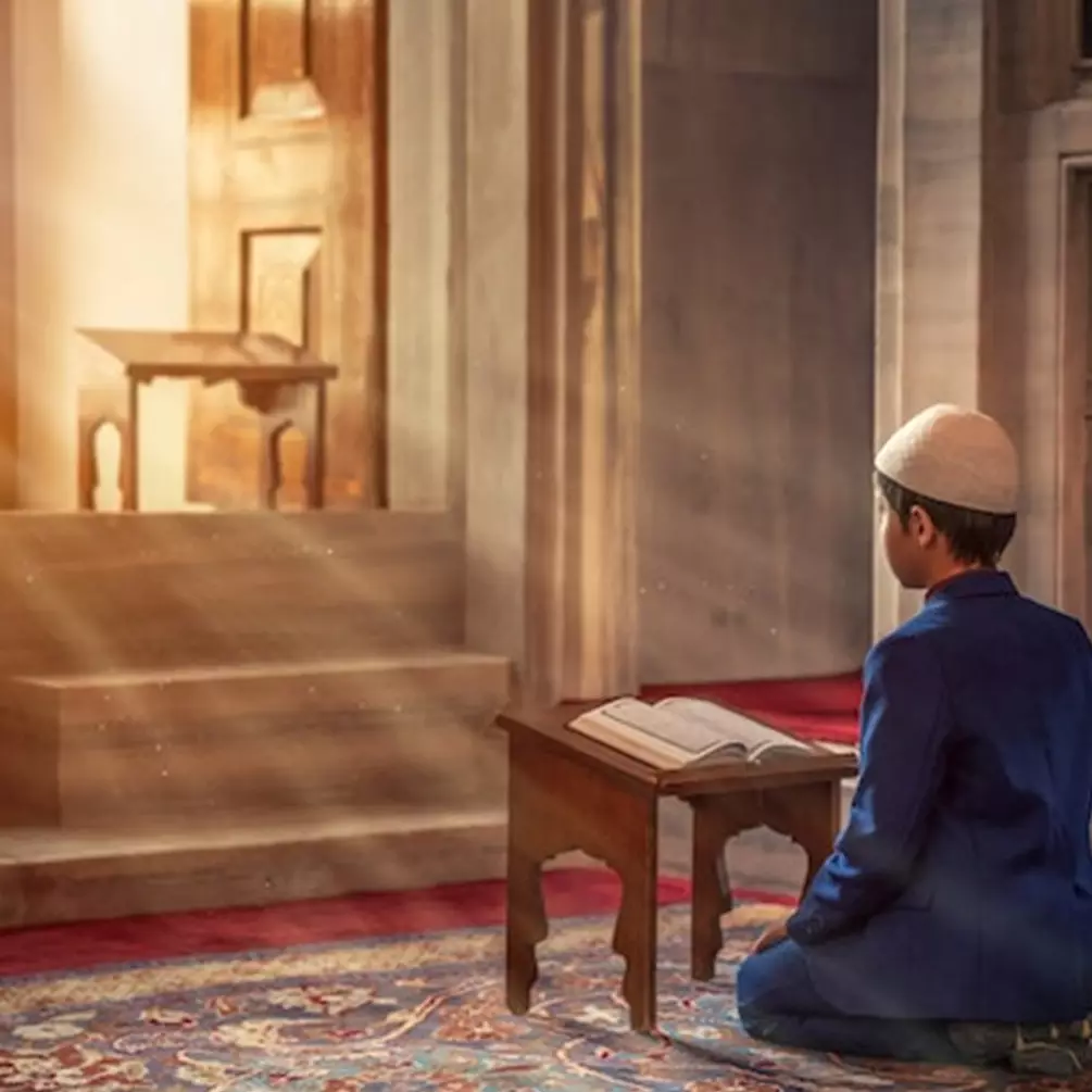 50 Kata-kata bijak Islami untuk menjalani bulan suci Ramadhan yang bikin hati tenang