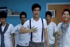 Model iklan pasta gigi ini dulunya personel boyband kini jadi desainer, intip 11 potret terbarunya