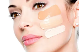 Tak perlu beli shade baru, ini trik atasi foundation yang terlalu gelap atau terang hanya pakai 2 alat