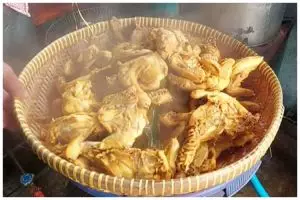 Trik agar ayam ungkep tak basi di suhu ruang, tetap kuning dan cantik seharian