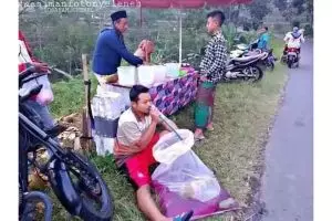 Keburu lapar, 17 momen lucu orang berbuka puasa ini bikin kenyang sampai besok