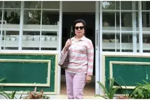 Wanita yang berprofesi jadi dokter gigi ini ternyata ibu artis top, intip 11 potretnya sama sang anak