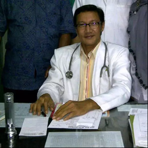 Bagus Santoso Suzanna Usia Dalam Gejolak © berbagai sumber Bagus Santoso Suzanna Usia Dalam Gejolak © berbagai sumber