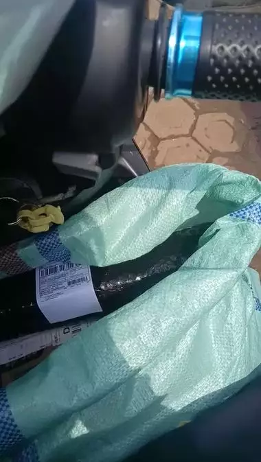 Kurir paket sulit nganter paket Berbagai sumber