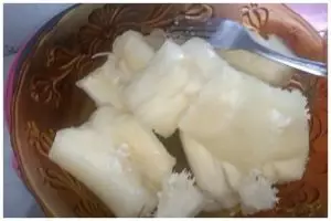 Bukan pakai api kompor, begini cara simpel merebus singkong agar empuk sampai ke dalam