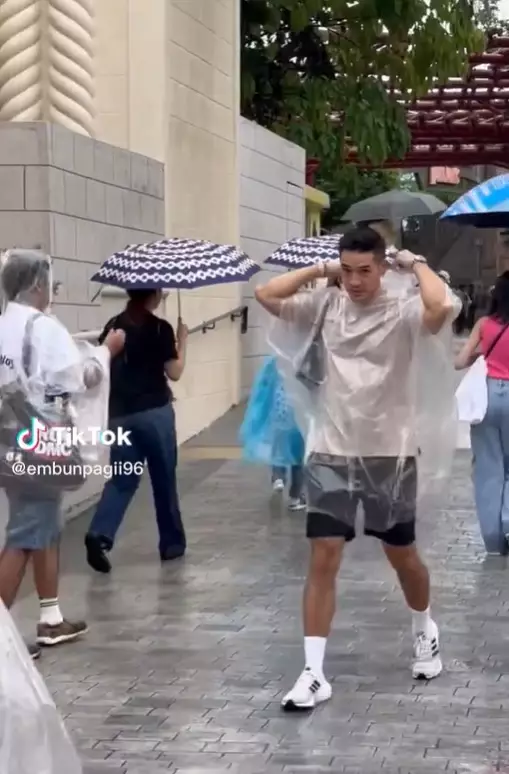  tas andrew white bikin salah fokus © berbagai sumber