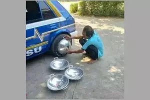 15 Ide absurd modifikasi ban mobil ini kreatifnya di luar nalar, bikin bertanya-tanya gimana pakainya