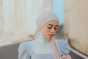 Tetap cantik dan memesona saat di rumah, intip 6 step daily makeup ala Lesty Kejora