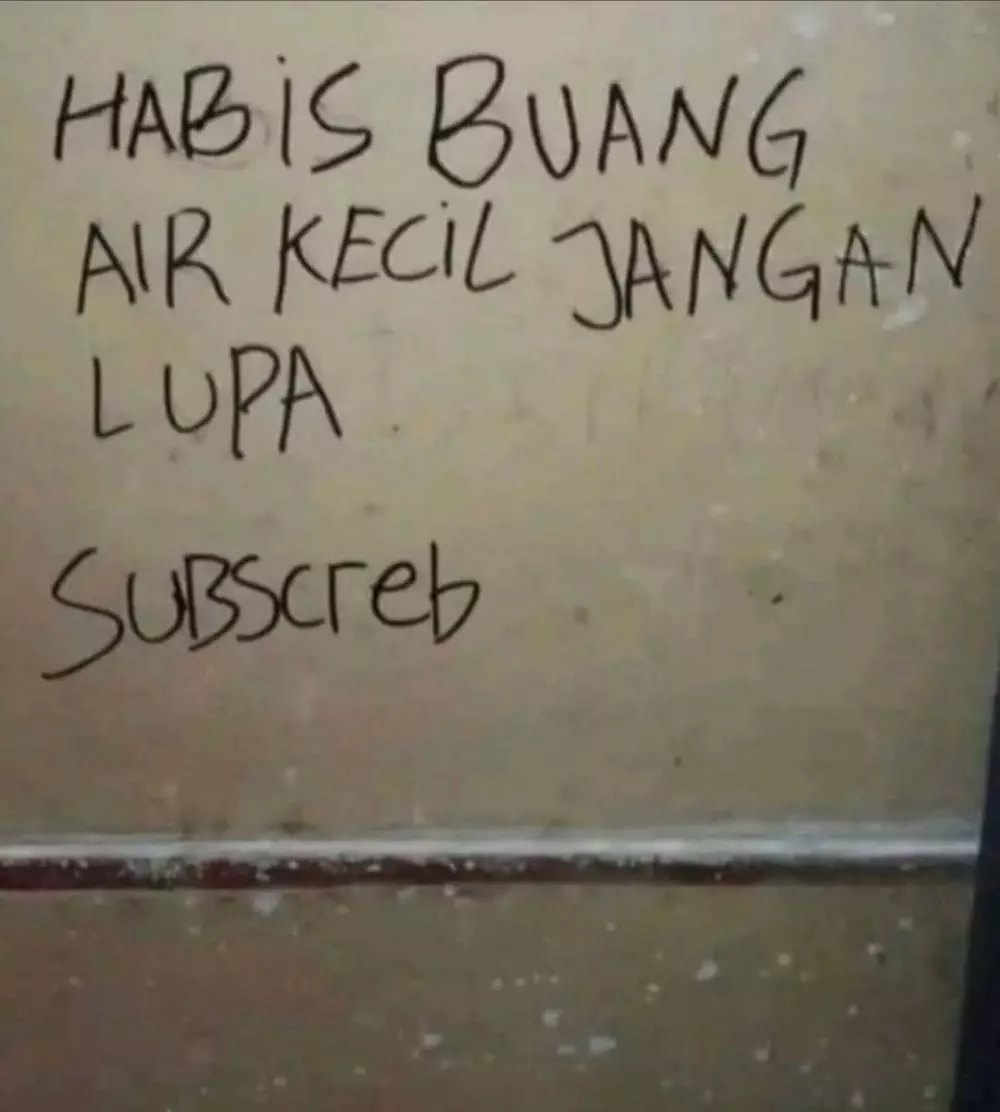 17 tulisan kocak di toilet umum ini recehnya diluar batas © berbagai sumber