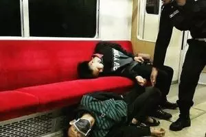 11 Kelakuan nyeleneh penumpang KRL ini bikin geleng kepala, tujuannya apa sih?