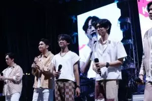 V1RST dan UN1TY tampil di hari pertama KapanLagi Buka Bareng 2023, tetap energik meski ada yang sakit