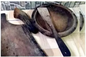 Cara mengubah spatula kayu hitam menjadi bersih seperti baru, cuma pakai tiga bahan dapur