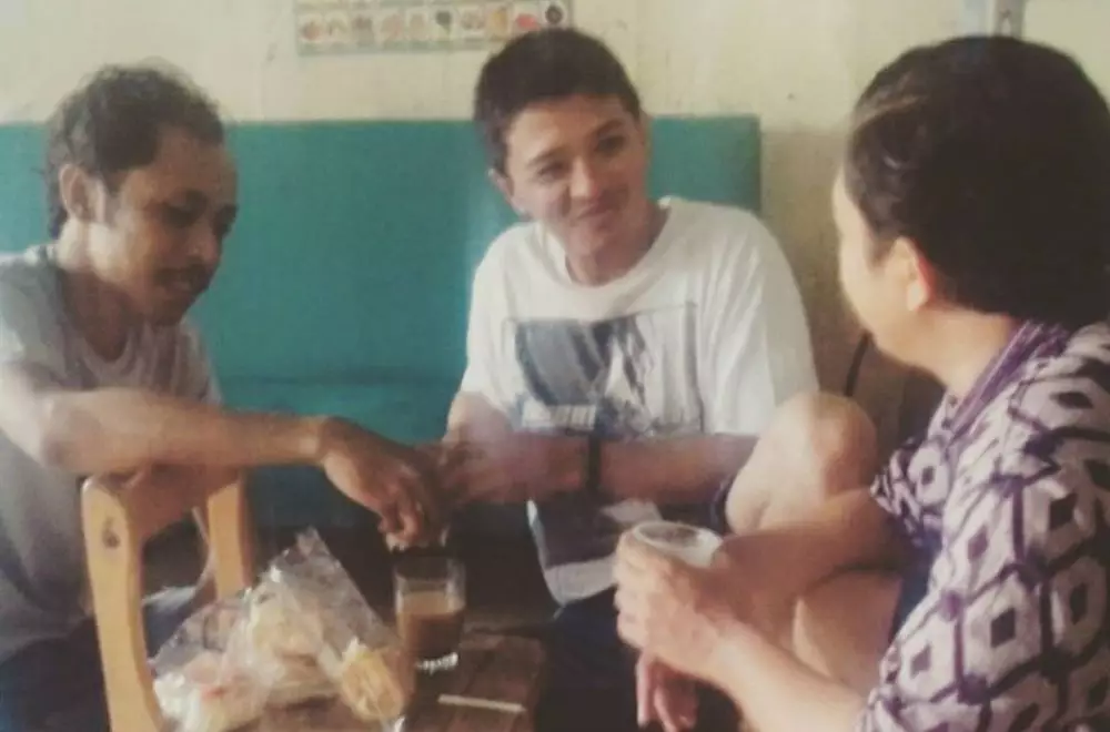 potret kompak persahabatan ojak, purnomo, dan tisna © berbagai sumber