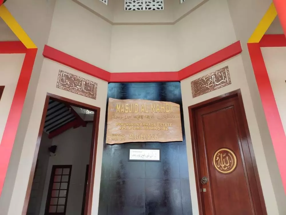 Uniknya Masjid Al-Mahdi di Magelang © 2023 brilio.net Uniknya Masjid Al-Mahdi di Magelang © 2023 brilio.net
