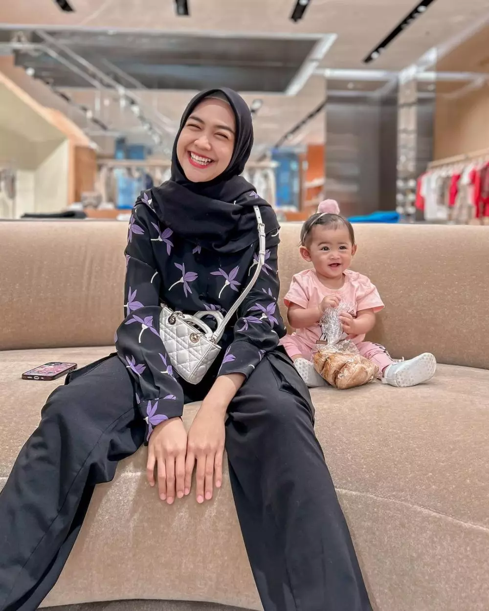 Ricis diduga bermasalah dengan Teuku Ryan © berbagai sumber