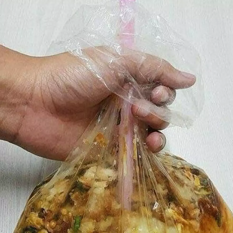 11 Sekte makanan aneh ala warga +62 ini bikin nggak nafsu makan