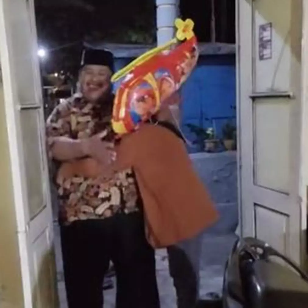 Momen haru wanita hamil ngidam balon BoBoiBoy dapat kejutan sederhana dari ayahnya, bikin warganet iri