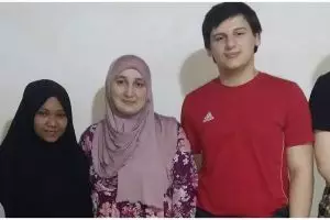 Berawal dari Facebook, kisah perjodohan wanita asal Sulawesi Barat dengan bule asal Prancis ini viral